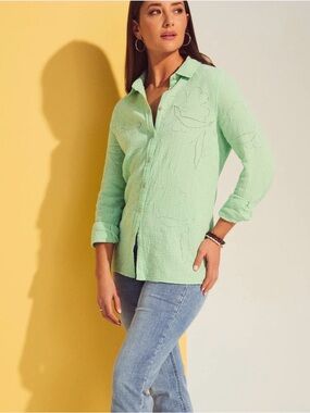 Women’s Mint Eyelet Button-Down Shirt